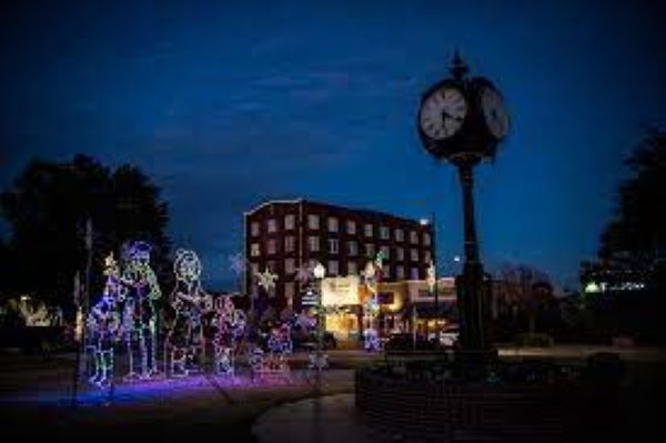 MORE THAN JUST LIGHTS SHOWING CLEVELAND’S CHRISTMAS SPIRIT