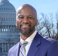 Democratic Candidate Ty Pinkins Ends Campaign in Hometown