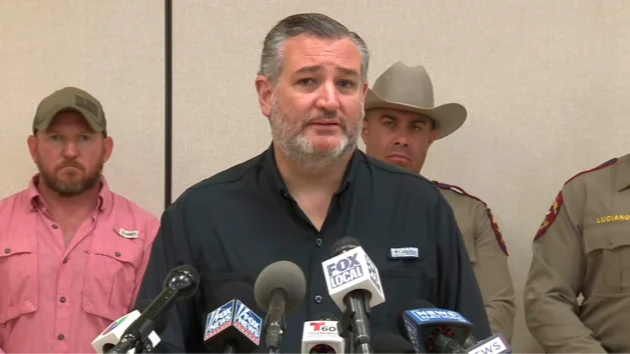 White House pushes back on criticism of weather service around Texas flooding