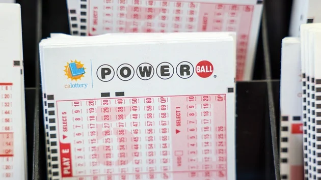 Powerball jackpot soars to $605 million ahead of Monday drawing