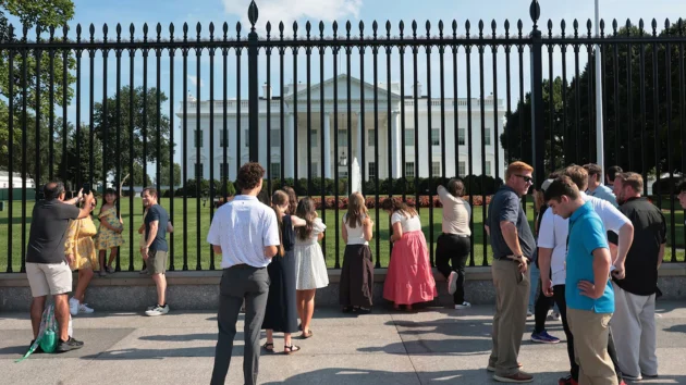 White House tours to pause as ballroom construction starts, congressional offices say