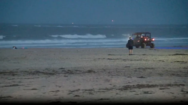 17-year-old boy drowns during high surf conditions at New Hampshire beach: Officials