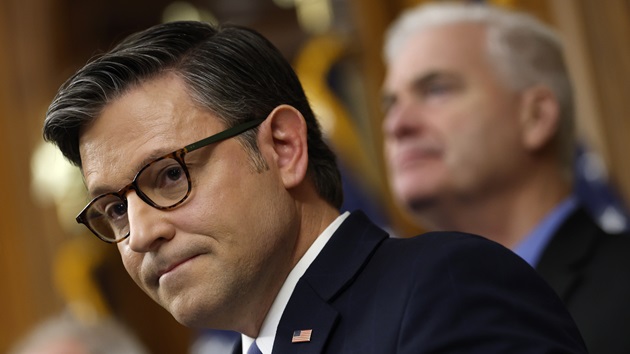 Federal workers’ paychecks impacted as government shutdown continues