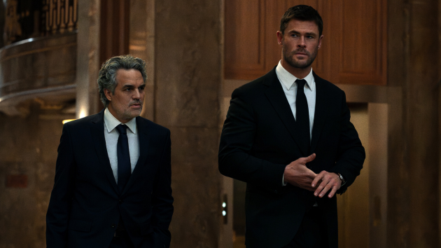 Chris Hemsworth says he and Mark Ruffalo brought ‘Thor and Hulk energy’ to ‘Crime 101’