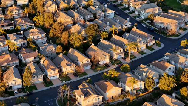US mortgage rates drop below 6% for the 1st time in nearly 4 years