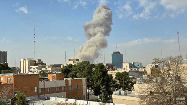 Trump threatens ‘certain death’ to Iranian guard who don’t ‘lay down’ weapons