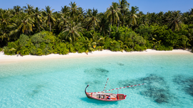 5 dead in scuba diving accident in deep underwater cave in the Maldives: Officials