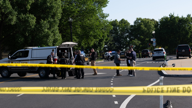 Secret Service officers exchange gunfire with armed suspect near White House, juvenile bystander injured: USSS