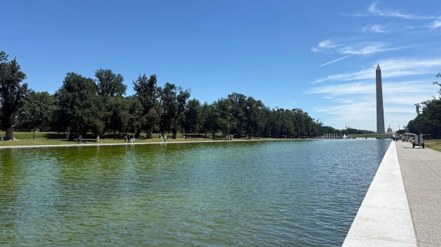 Park Service continues to battle algae in renovated Reflecting Pool
