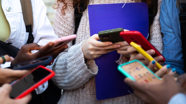 British prime minister announces social media ban for kids 16 and under