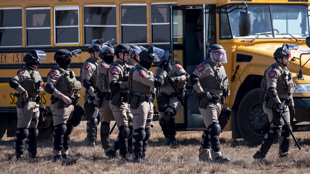 Democrats urge DHS to shut down Dilley immigration detention center