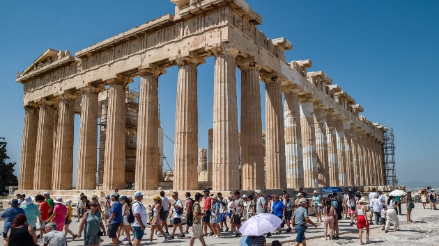 2 Americans stabbed outside the Acropolis in Greece