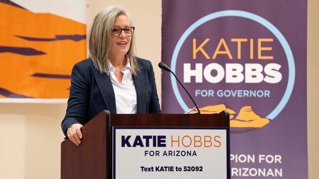 Split among Mormon women could matter in Arizona governor’s race